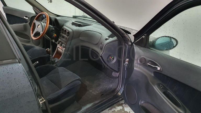 Alfa Romeo 156 1.9 JTD · Ano 1998