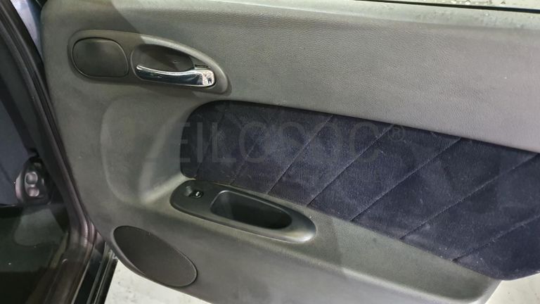 Alfa Romeo 156 1.9 JTD · Ano 1998