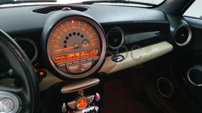 Mini Cooper 1.6D · Ano 2010