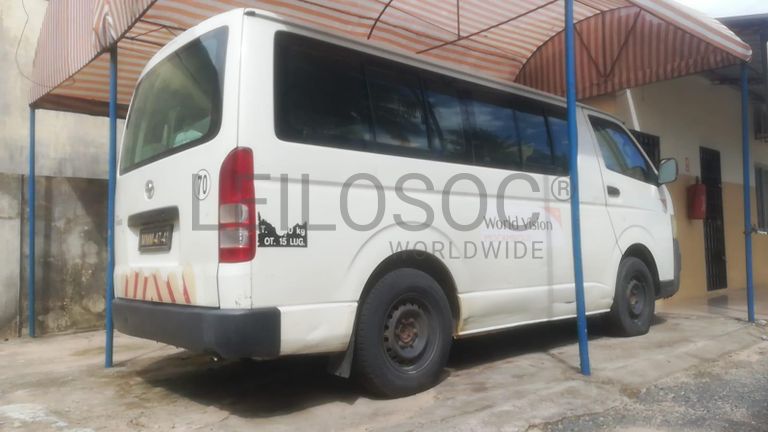 Minibus de marca Toyota Hiace ·