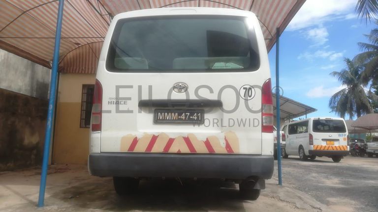 Minibus de marca Toyota Hiace ·