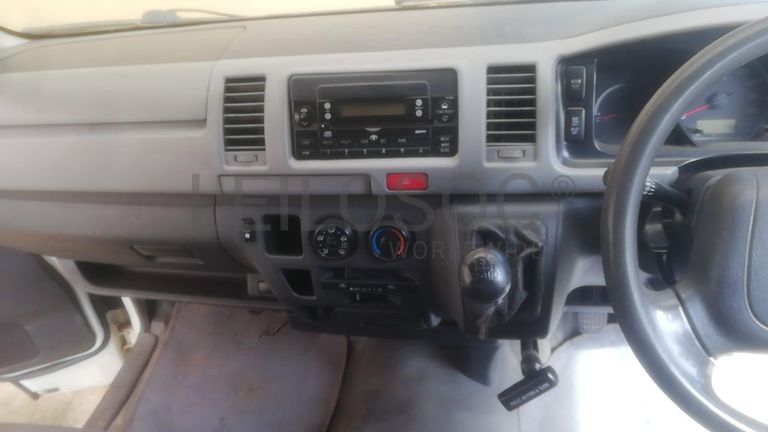 Minibus de marca Toyota Hiace ·