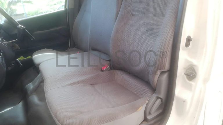 Minibus de marca Toyota Hiace ·