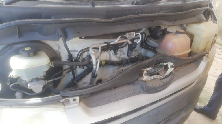 Minibus de marca Toyota Hiace ·