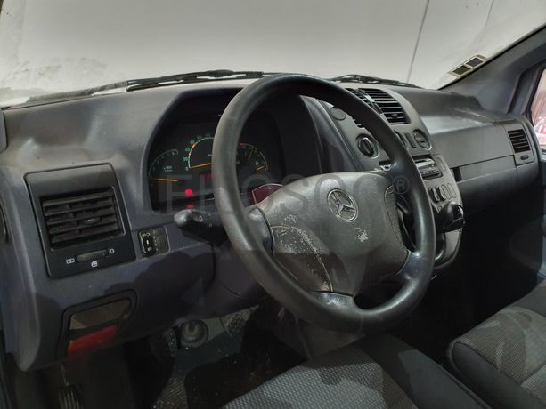 Mercedes-Benz Vito 2.2 · Ano 2002