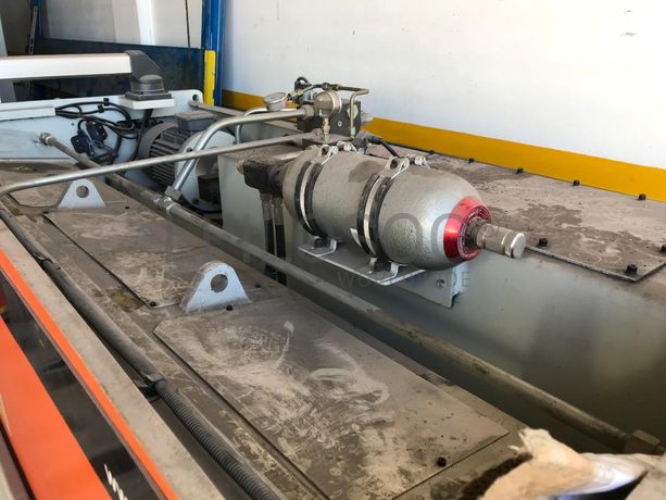 Guilhotina Hidráulica Maqfort