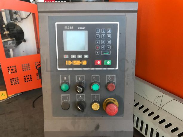 Guilhotina Hidráulica Maqfort