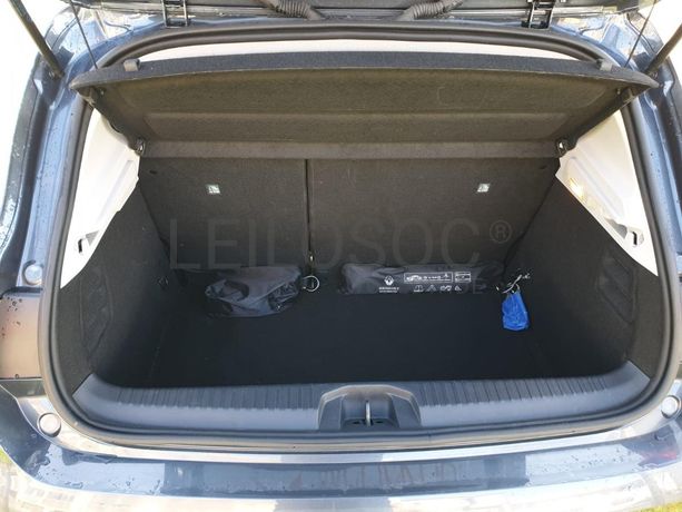 Renault Clio 1.0 TCE · Ano 2021