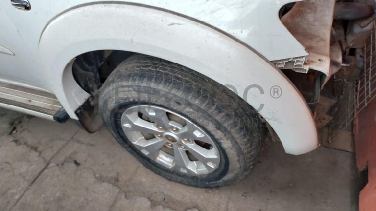 Mitsubishi Triton ·