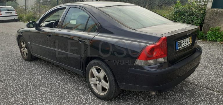 Volvo S60 2.4 D5 · Ano 2003
