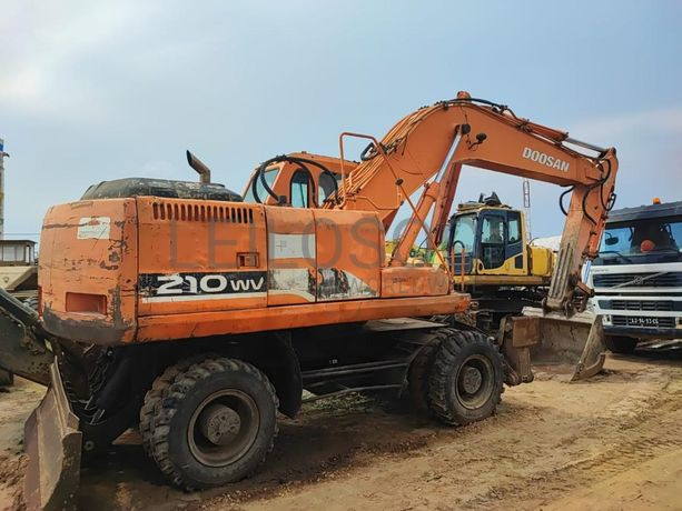 Escavadora DOOSAN S-210 W-V