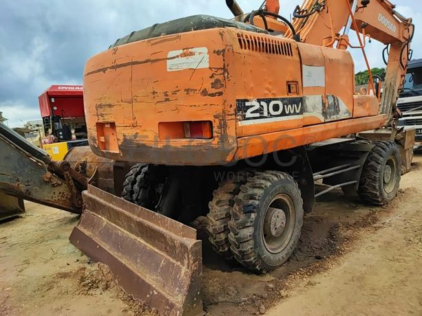 Escavadora DOOSAN S-210 W-V