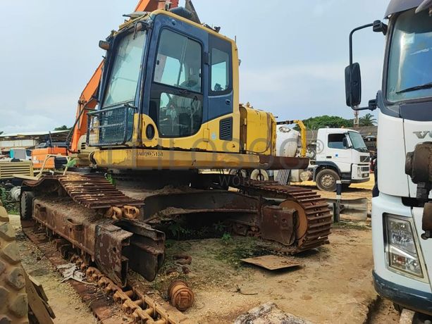 Escavadora de Rastos (30T) KOMATSU PC300-8 · Viana