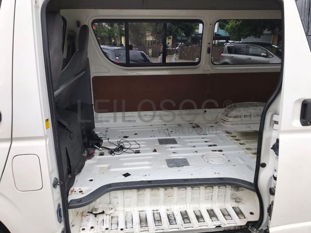 Toyota Hiace Van ·
