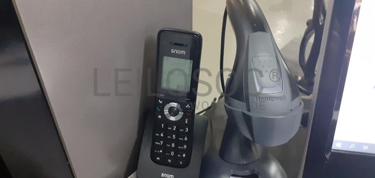 Stock de cabelo, perucas, linhas e tintas de cabelo · Mobiliário · Equipamentos · Indústria de Cabeleireiros