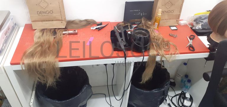 Stock de cabelo, perucas, linhas e tintas de cabelo · Mobiliário · Equipamentos · Indústria de Cabeleireiros