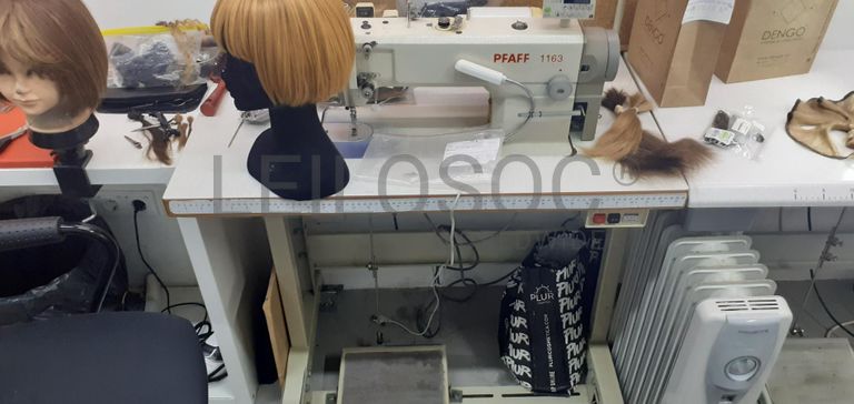 Stock de cabelo, perucas, linhas e tintas de cabelo · Mobiliário · Equipamentos · Indústria de Cabeleireiros