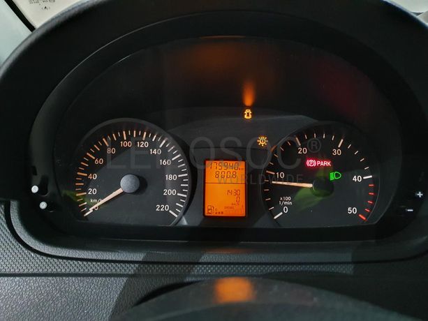 Mercedes-Benz Vito 2.2 CDI · Ano 2011