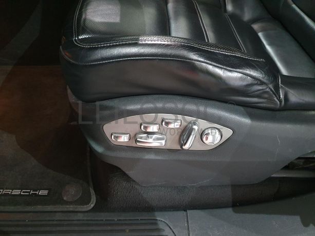 Porsche Cayenne 3.0D · Ano 2013