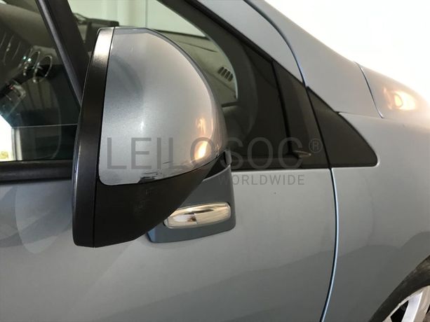 Peugeot 308 1.6 HDI · Ano 2013