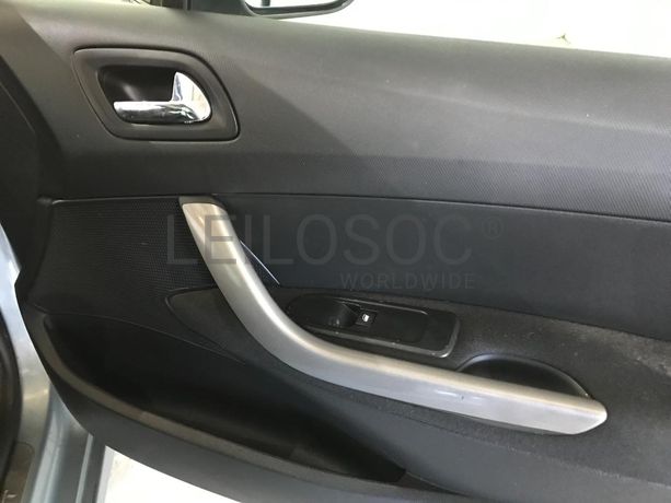 Peugeot 308 1.6 HDI · Ano 2013