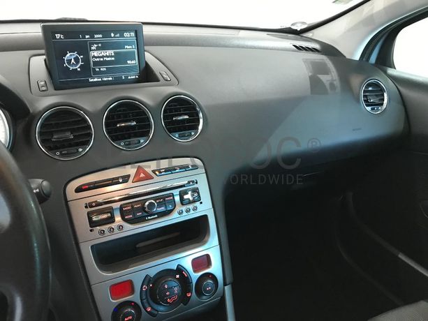 Peugeot 308 1.6 HDI · Ano 2013