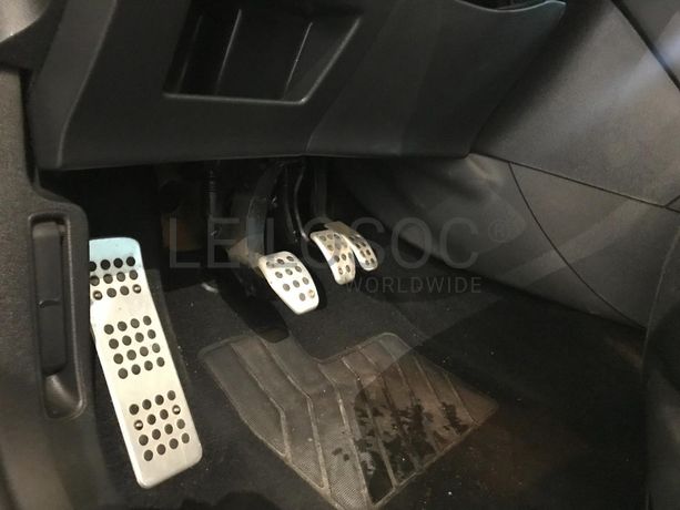 Peugeot 308 1.6 HDI · Ano 2013