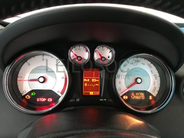 Peugeot 308 1.6 HDI · Ano 2013