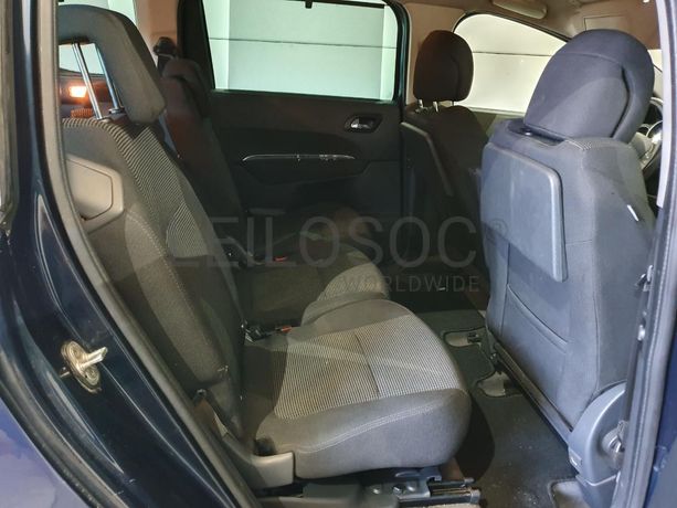 Peugeot 5008 1.6HDI · Ano 2010