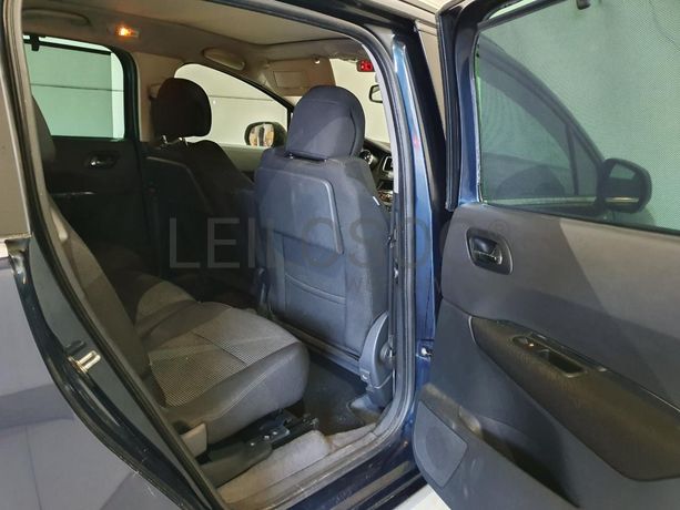 Peugeot 5008 1.6HDI · Ano 2010