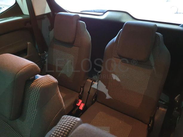 Peugeot 5008 1.6HDI · Ano 2010