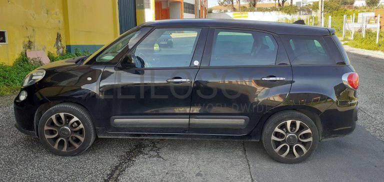 Fiat 500L · Ano 2013