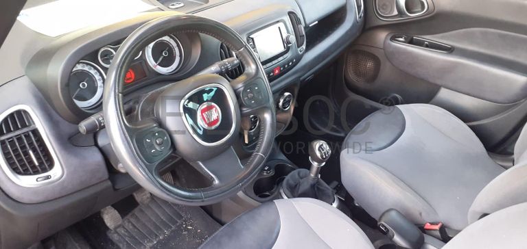 Fiat 500L · Ano 2013