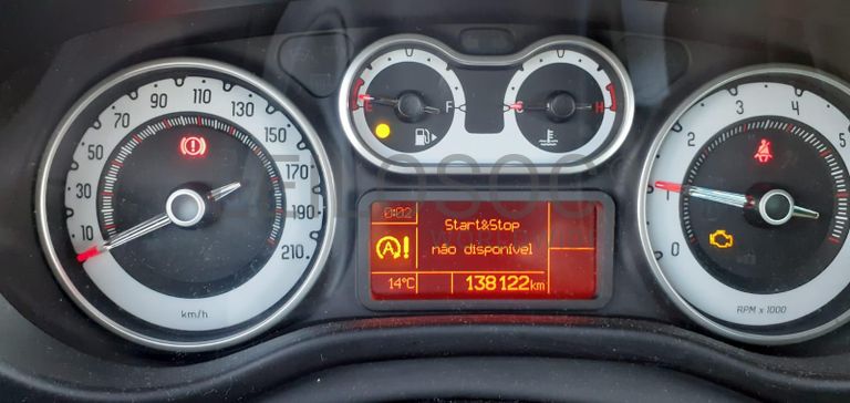 Fiat 500L · Ano 2013