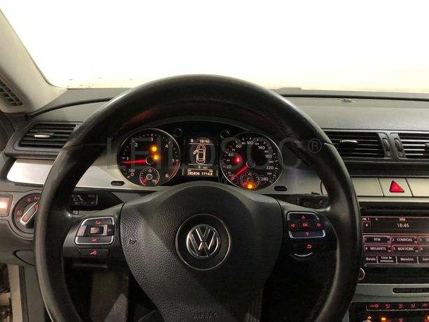 Volkswagen Passat 2.0TDI · Ano 2008