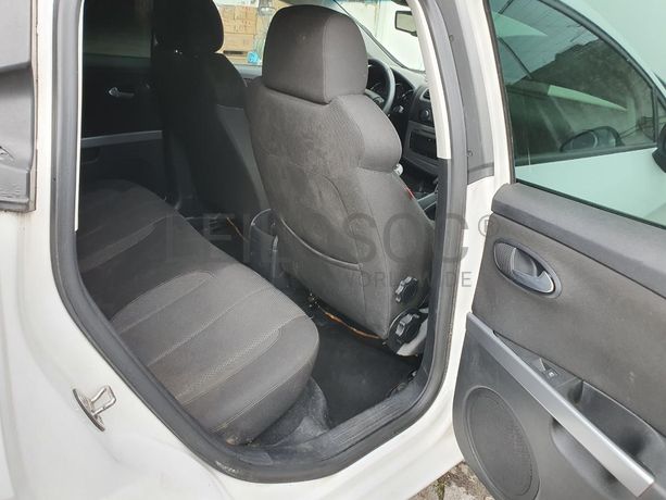 Seat Leon 1.9 TDI · Ano 2010