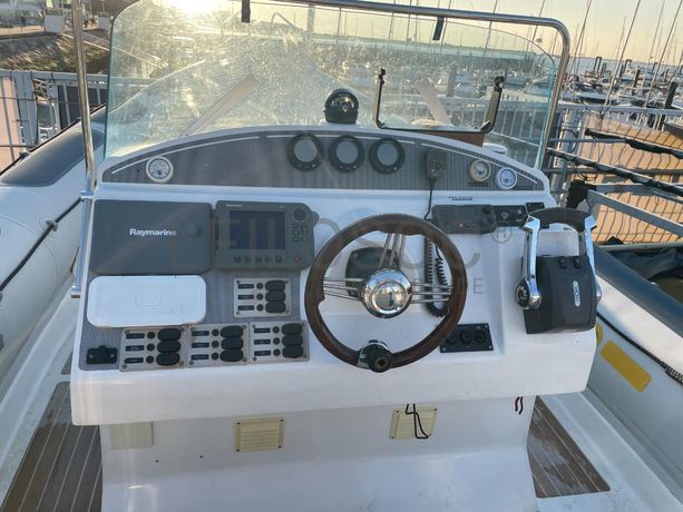 Embarcação Gladiador Day Cruiser · Ano 2009