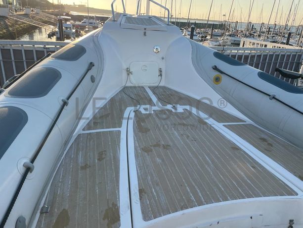 Embarcação Gladiador Day Cruiser · Ano 2009