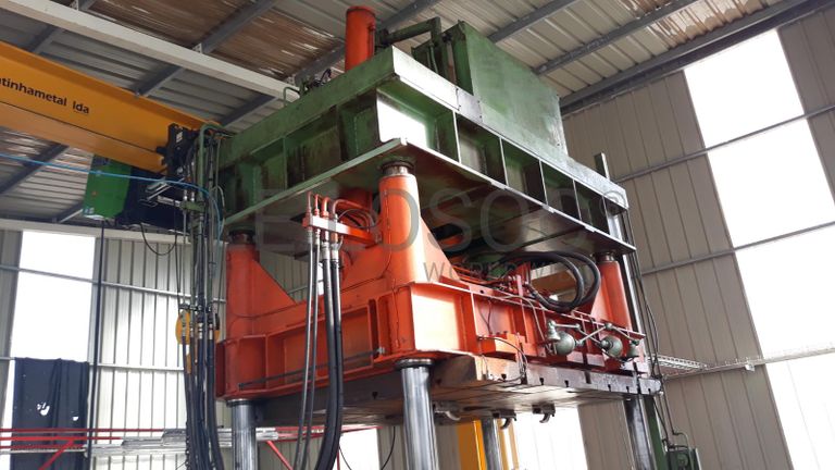 Prensa para ajustar moldes