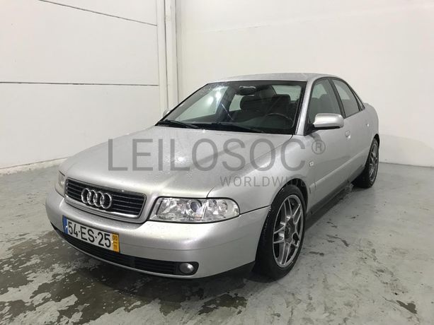 Audi A4 1.9 TDI · Ano 2000