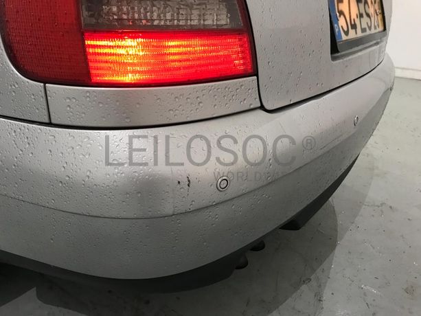 Audi A4 1.9 TDI · Ano 2000