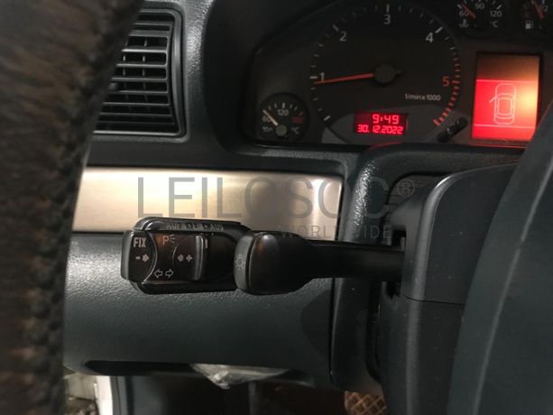 Audi A4 1.9 TDI · Ano 2000