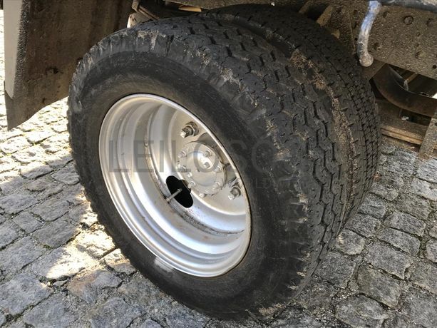 Toyota Dyna 2.5 D4D · Ano 2005