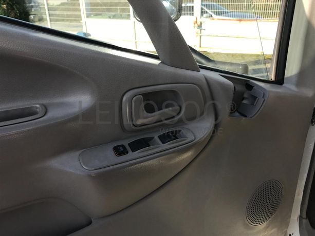 Toyota Dyna 2.5 D4D · Ano 2005