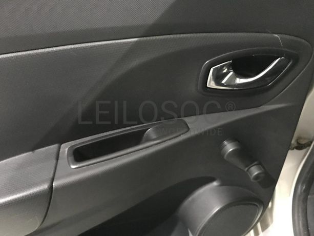 Renault Clio 1.5 DCI · Ano 2014