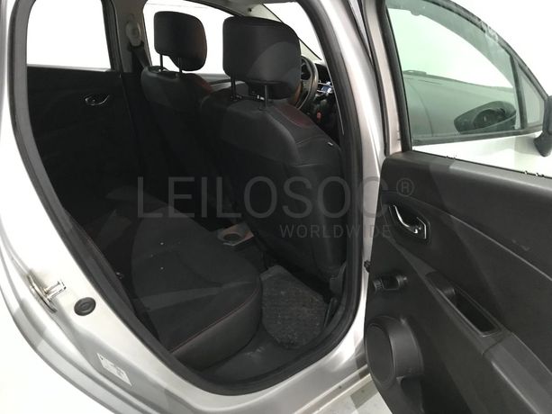 Renault Clio 1.5 DCI · Ano 2014