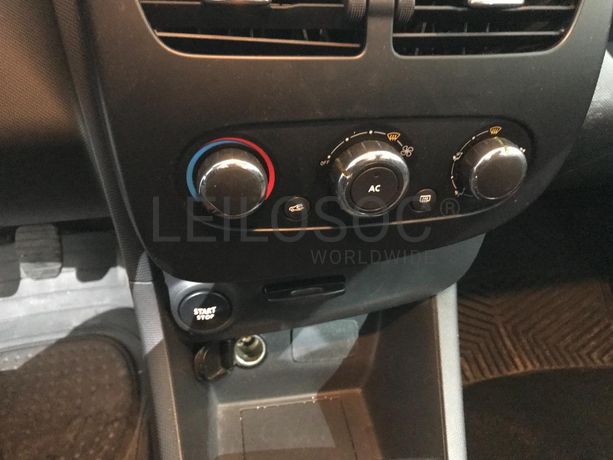 Renault Clio 1.5 DCI · Ano 2014