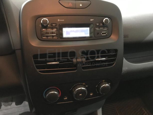 Renault Clio 1.5 DCI · Ano 2014