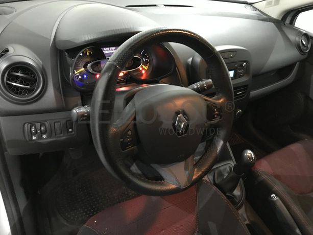 Renault Clio 1.5 DCI · Ano 2014