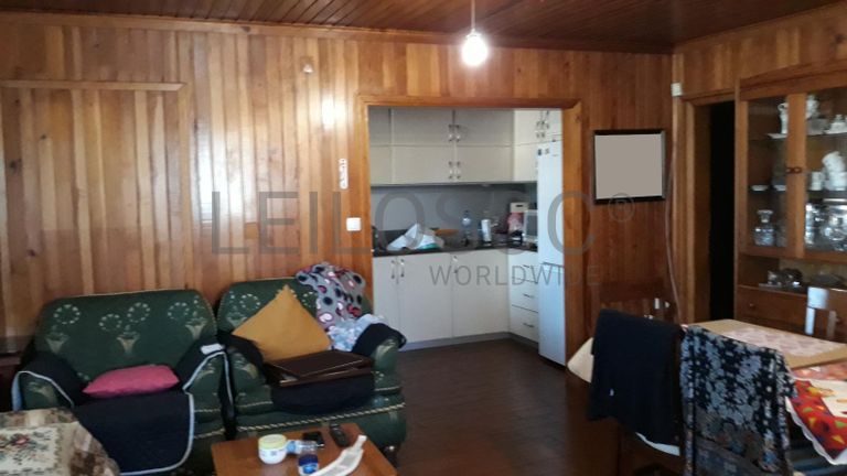 Armazém com logradouro · Leiria